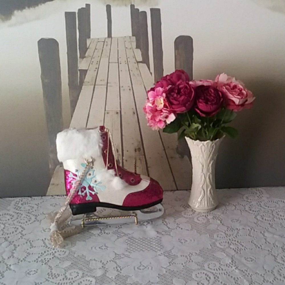 Betsey Johnson Ice Skate Crossbody